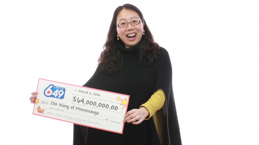 Zhe Wang recebe o prémio de 64 milhões de dólares.14 de março de 2016. OLG/Divulgação