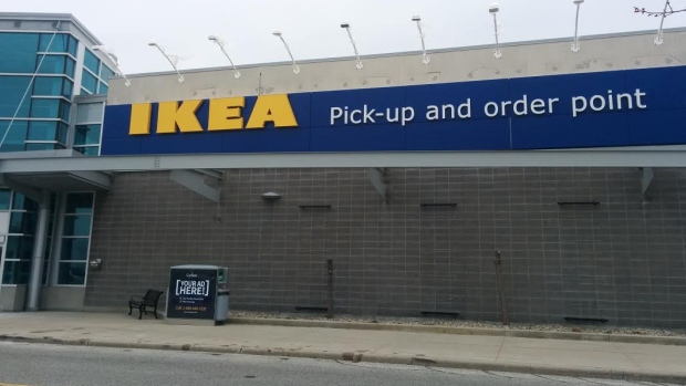 O Ikea de Windsor está localizado no antigo edifício Future Shop na Walker Road. (Rebecca Salomon/Radio-Canada)