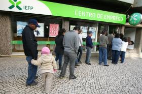 SEGURANÇA SOCIAL DEIXA SEM PRESTAÇÕES DE DESEMPREGO MAIS DE 372 MIL DESEMPREGADOS