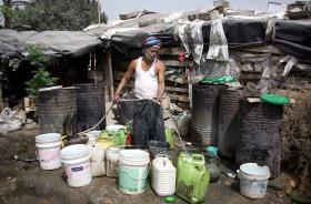 METADE DAS FAMÍLIAS ANGOLANAS NÃO BEBE ÁGUA TRATADA E UM TERÇO VIVE COM LANTERNAS