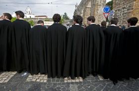 ALUNOS DO ENSINO SUPERIOR COM BOLSAS EM ATRASO