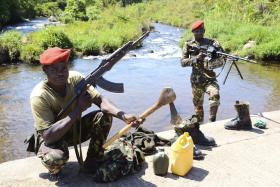 “MILITARIZAÇÃO DO ESTADO MOÇAMBICANO É UMA AMEAÇA VEEMENTE À PAZ” — ACADÉMICO