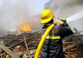 INCÊNDIO INDUSTRIAL EM PATAIAS, ALCOBAÇA, COMBATIDO POR NOVE CORPORAÇÕES