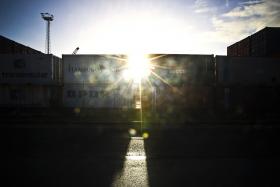 ESTIVADORES PROLONGAM GREVE NOS PORTOS DE LISBOA E FIGUEIRA DA FOZ ATÉ 12 DE MAIO