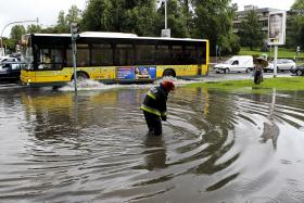 PROTEÇÃO CIVIL ALERTA POPULAÇÃO PARA CHUVA, QUEDA DE NEVE E VENTO FORTE