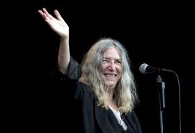 LIVRO DE MEMÓRIAS “M TRAIN”, DE PATTI SMITH, SAI A 06 DE MAIO EM PORTUGAL