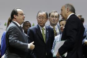 CLIMA: ACORDO DE PARIS CONTRA ALTERAÇÕES CLIMÁTICAS RECOLHE ASSINATURAS NA SEXTA-FEIRA
