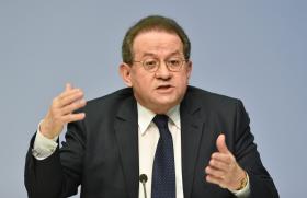 INQUÉRITO/BANIF: CONSTÂNCIO EVITA QUESTÕES DURANTE IDA AO PARLAMENTO EUROPEU