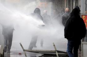 BRUXELAS/ATENTADOS: BOMBISTA-SUICIDA DEIXA NOTA QUE DESRESPONSABILIZA CÚMPLICES