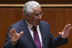ANTÓNIO COSTA PEDE DESCULPA A AUGUSTO M. SEABRA E A VASCO PULIDO VALENTE