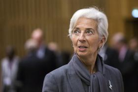 A GRÉCIA ESTÁ AINDA LONGE DE ALCANÇAR “UM PROGRAMA COERENTE” – CHRISTINE LAGARDE