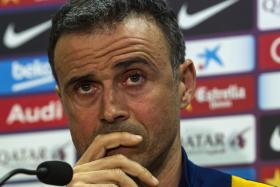 TÉCNICO DO BARCELONA DIZ QUE A MELHOR HOMENAGEM A CRUYFF É VENCER O REAL MADRID