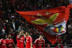 BENFICA GOLEIA SPORTING DE BRAGA E GARANTE LIDERANÇA DA I LIGA