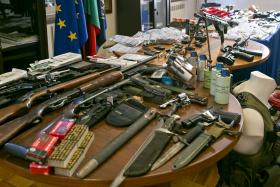 EXÉRCITO CONFIRMA DETENÇÃO DE SARGENTO-CHEFE EM OPERAÇÃO CONTRA O TRÁFICO DE ARMAS