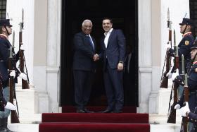 TSIPRAS QUER FRENTE ANTI-AUSTERIDADE, COSTA QUER MUDANÇAS SEM CONFRONTAÇÃO