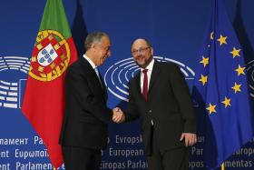 PR GARANTE EM ESTRASBURGO ESTABILIDADE EM PORTUGAL APESAR DA MUDANÇA POLÍTICA
