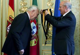 PORTUGAL CONDECORA MNE ESPANHOL E DESTACA RELAÇÕES ANTIGAS E PRÓXIMAS COM MADRID