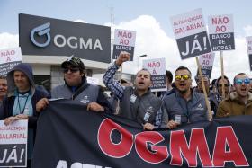 TRABALHADORES DA OGMA EM PROTESTO POR MELHORES SALÁRIOS