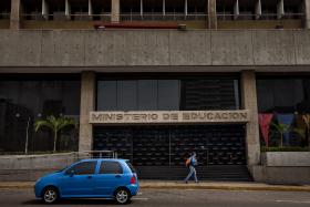 SERVIÇOS PÚBLICOS VENEZUELANOS PARAM TRÊS DIAS POR SEMANA PARA POUPAR ENERGIA