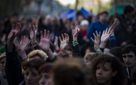 VINTE E DOIS DETIDOS EM CONFRONTOS À MARGEM DE MANIFESTAÇÃO DE “INDIGNADOS” EM PARIS