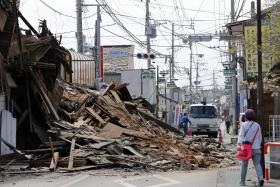 NÚMERO DE MORTOS NO JAPÃO SOBE PARA 35, MUITAS VÍTIMAS PRESAS NOS ESCOMBROS