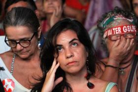 BRASIL: MANIFESTANTES PRÓ-GOVERNO PREPARAM “REVOLTA” E OPOSITORES QUEREM ELEIÇÕES