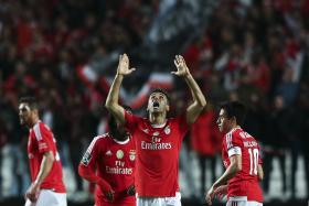 BENFICA OBRIGADO A VENCER RIO AVE PARA RECUPERAR LIDERANÇA AO SPORTING