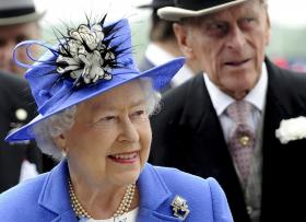 CARTA ESCRITA POR ISABEL II EM 1947 VENDIDA EM LEILÃO POR QUASE 18 MIL EUROS