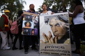 SUICÍDIO E VIOLÊNCIA EXCLUÍDOS DA CAUSA DE MORTE DE PRINCE