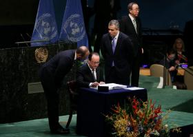 NÚMERO RECORDE DE PAÍSES ASSINAM ACORDO CONTRA ALTERAÇÕES CLIMÁTICAS