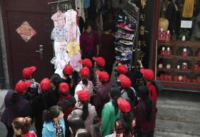 CHINA NEGA QUE ESCOLA ONDE QUASE 500 ALUNOS ADOECERAM ESTEJA CONTAMINADA