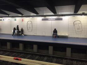 BRUXELAS/ATENTADOS: ESTAÇÃO DE METRO DE MAELBEEK REABRE COM A NORMALIDADE POSSÍVEL