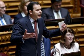 PSD PERGUNTA POR “ANEXO SECRETO”, COSTA NEGA “PLANO B” E ACONSELHA CALMA