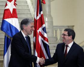 MNE BRITÂNICO VISITA CUBA PELA PRIMEIRA VEZ DESDE 1959