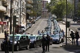 GOVERNO E TAXISTAS REÚNEM-SE DIA 06 PARA “CONSOLIDAR CRIAÇÃO DE GRUPO DE TRABALHO”