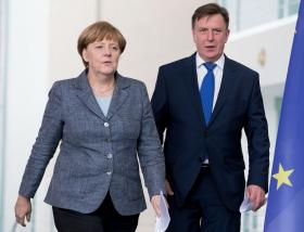 MERKEL DIZ QUE A ALEMANHA ESTÁ PRONTA PARA REFORÇAR O FLANCO ORIENTAL DA NATO