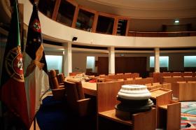 PARLAMENTO RECUSA CHUMBAR EVENTUAL CRIAÇÃO DE FIGURA DE PRESIDENTE DOS AÇORES