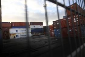 PSP NO PORTO DE LISBOA, EM ALCÂNTARA, PARA CONTROLAR RETIRADA DE CONTENTORES