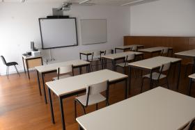 ENTRE OS COLÉGIOS FINANCIADOS PELO ESTADO HÁ UM COM 27 ESCOLAS PÚBLICAS PRÓXIMAS