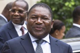 PRESIDENTE DE MOÇAMBIQUE VISITA CHINA EM PERÍODO POLÍTICO E ECONÓMICO FRÁGIL