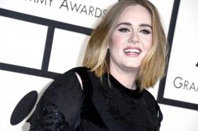 CANTORA BRITÂNICA ADÉLE ASSINA CONTRATO DE 117 MILHÕES DE EUROS COM A SONY