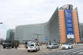 COMISSÃO EUROPEIA TRANQUILA COM CRÍTICAS AO ADIAMENTO DE DECISÃO SOBRE SANÇÕES