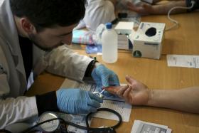 DIA DA HIPERTENSÃO ASSINALADO EM AVEIRO COM RASTREIOS, EXERCÍCIO E ALIMENTAÇÃO
