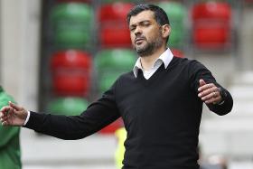 SÉRGIO CONCEIÇÃO DEIXA O COMANDO TÉCNICO DO VITÓRIA DE GUIMARÃES