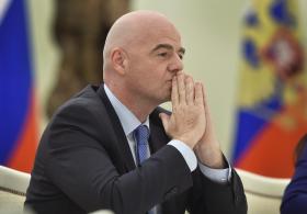 PRESIDENTE DA FIFA “MUITO TRISTE” COM A DEMISSÃO DE MICHEL PLATINI DA UEFA