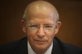 MNE DIZ QUE MUITOS PORTUGUESES APOSTAM EM FICAR NA VENEZUELA E CONFIRMA CIMEIRA