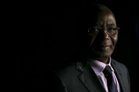 “RESGATE” DO FMI IRÁ, “POR CERTO, AGRAVAR” CRISE ECONÓMICA — EX-PM ANGOLANO