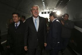 SÓCRATES ACUSA PASSOS DE NÃO COMPREENDER “SIMBOLISMO” DA INAUGURAÇÃO DO TÚNEL DO MARÃO