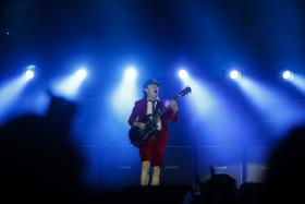 AC/DC FAZ TESTE BEM SUCEDIDO EM LISBOA COM AXL ROSE