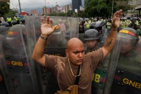 FORÇAS DE SEGURANÇA VENEZUELANAS IMPEDIRAM MARCHA PROMOVIDA PELA OPOSIÇÃO